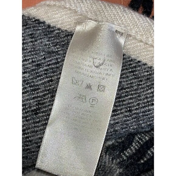 BURBERRY 100% Merino Wool Fringe Cape Poncho - Picture 7 of 7